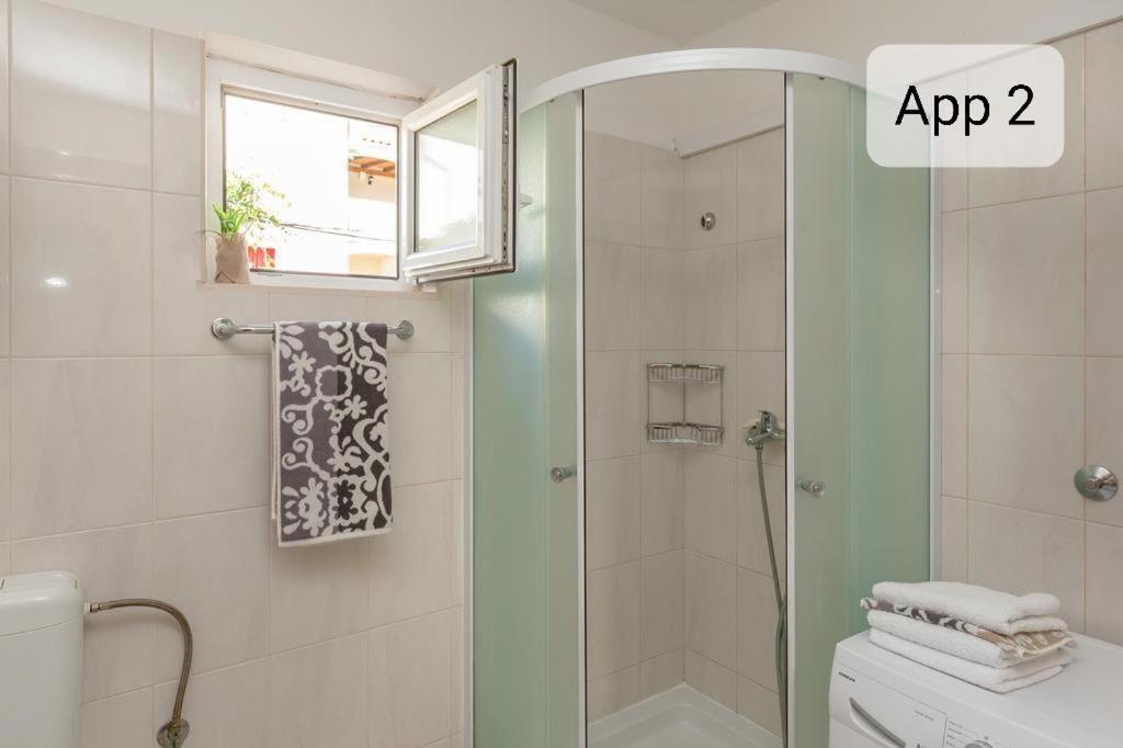 Apartmani Mara 볼 외부 사진
